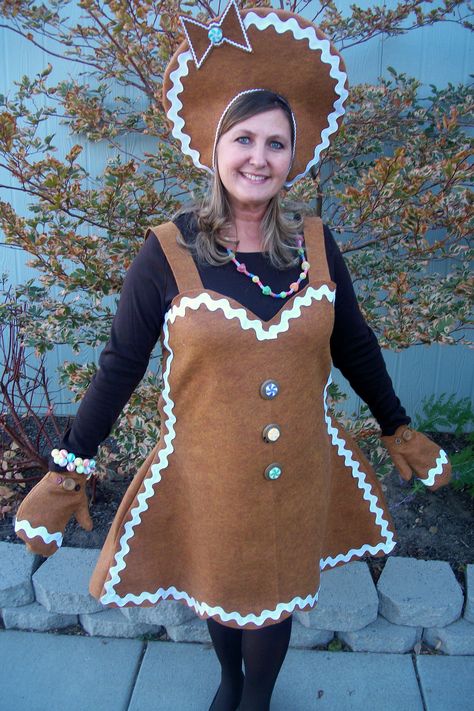 Gingerbread girl costume Gingerbread Costume, Gingerbread Outfit, Gingerbread Man Costumes, Diy Girls Costumes, Shrek Costume, Christmas Parade Floats, Kostum Halloween, Christmas Dress Up, Gingerbread Diy