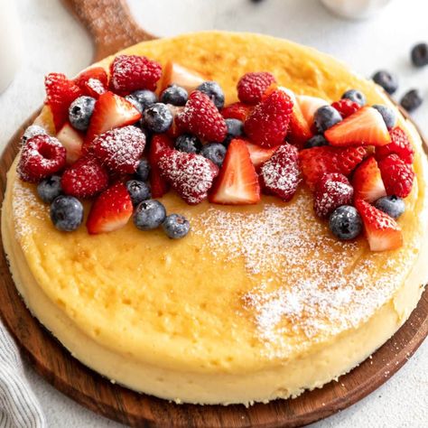 Crustless Cheesecake Crustless Baked Cheesecake, Easy Crustless Cheesecake Recipes, Crustless Cheesecake, Light Cheesecake, Gf Baking, Cheesecake Toppings, Gluten Free Cheesecake, Classic Cheesecake, Easy Cheesecake Recipes