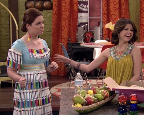 Harper Wizards Of Waverly Place, Alex And Harper, Harper Finkle, Wizards Of Waverly, Alex Russo, Holiday Inspo, Wizards Of Waverly Place, Waverly Place, Marie Gomez