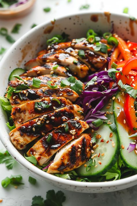 Mouthwatering Asian Keto Chicken Salad Recipe with Ginger Sesame Dressing #ketodiet #ketorecipes #lowcarb Chicken Sesame Salad, Asian Salad Bowl, Asian Salad With Chicken, No Salt Meals, Asian Salad Recipes, Healthy Asian Salad, Healthy Sunday Dinner Ideas, Chinese Salad Recipes, Bhuna Chicken Recipe