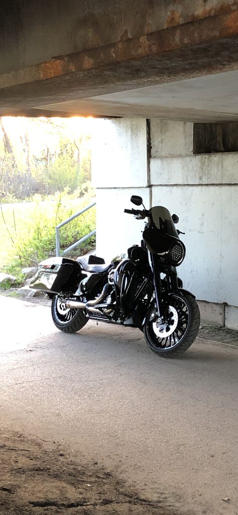 Performance bagger Performance Road King, Performance Bagger, Street Glide Bagger, Custom Street Glide, Harley Davidson Road King, Harley Davidson Pictures, Custom Motorcycles Harley, Road King Custom, Custom Baggers