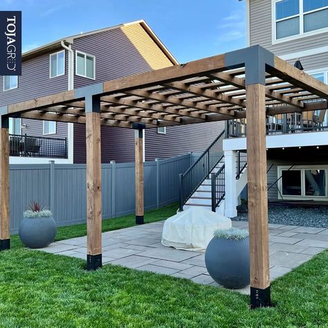 Toja Grid Pergola, Landscaping Around Pool, Toja Grid, Shed With Porch, Covered Patio Design, Backyard Buildings, Modern Pergola, Backyard Renovations, Patio Shade