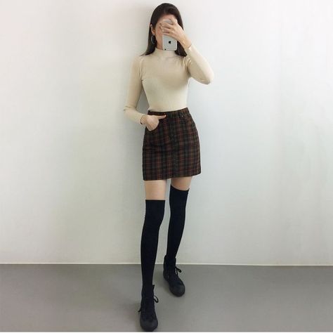 Korean Socks Outfit, Knee Length Socks Outfit, Skirt With Knee High Socks, Knee Socks Outfits, Thigh High Socks Outfit, Knee High Socks Outfit, High Socks Outfits, High Knee Socks Outfit, Sock Outfits