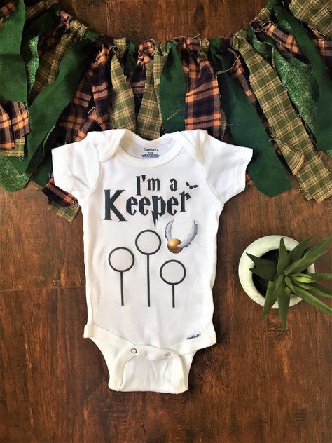 Here Are The Cutest Harry Potter Baby Products For Your Little Muggle-Born | HuffPost Harry Potter Baby Clothes, Baby Harry Potter, Harry Potter Onesie, Baby Born Clothes, Harry Potter Baby Shower, Cute Harry Potter, Harry Potter Kids, Harry Potter Baby, Funny Baby Clothes