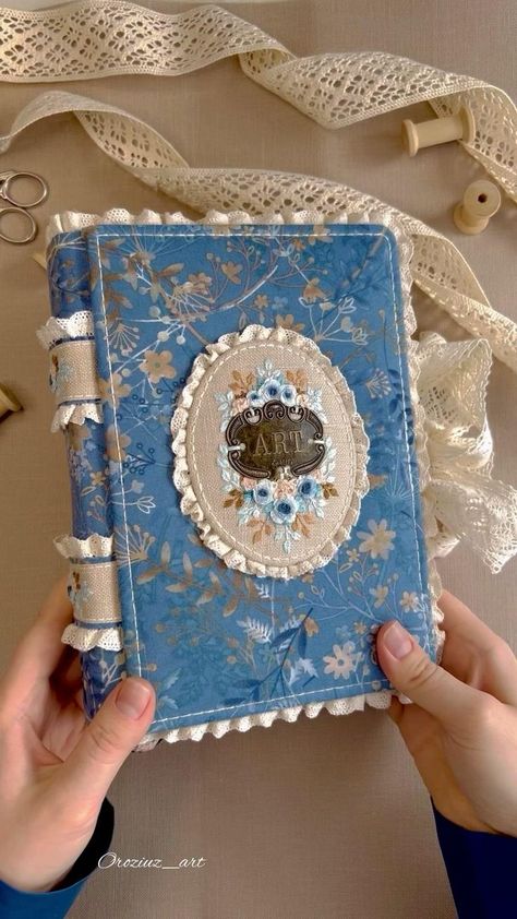 Pretty Journals Covers, Notebook Cover Design Diy, Cards Tutorial, Handmade Journals Diy, Book Binding Diy, Pretty Journals, Notebook Art, Bookmaking, Paper Diy