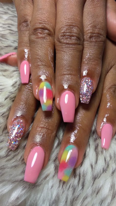 Pink nails Short Spring Nail Designs 2024, Short Nail Designs Spring 2024, Summer Nails 2024 Flowers, Summer Nail 2024 Trends Pink, Summer Nail 2024 Trends Flower, Pedi Inspiration, Pretty Fingers, Toe Polish, Librarian Chic