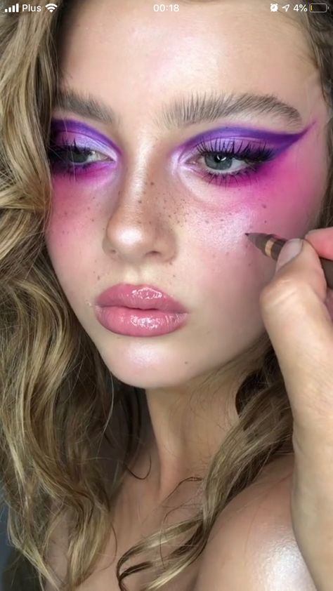 Outgoing Makeup Looks, Purple Creative Makeup, Pink Fairy Eye Makeup, Pink Fairy Makeup Looks, Tlc Makeup, Pink Rave Makeup, Lover Inspired Makeup, Fairy Makeup Pink, Fairytale Makeup Looks