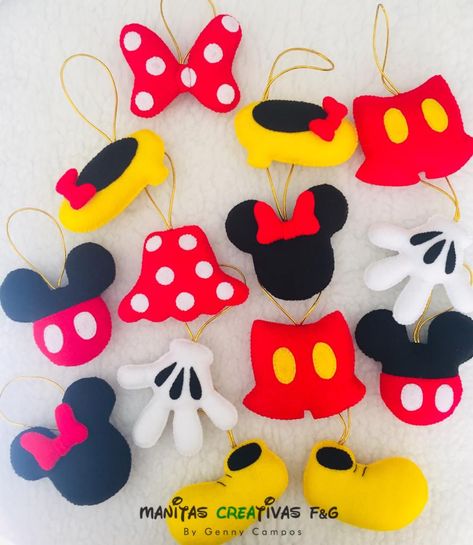 Mickey y Minnie Disney Tree Topper, Felt Ornaments Diy, Diy Felt Christmas Ornaments, Disney Christmas Decorations, Diy Felt Christmas Tree, Disney Christmas Tree, Christmas Art Projects, Minnie Mouse Christmas, Minnie Christmas