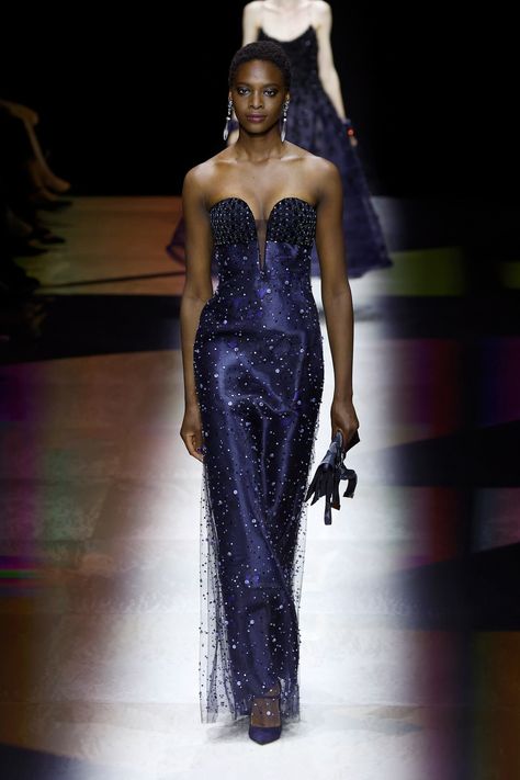 Giorgio Armani Runway, 2022 Runway, Best Of Fashion Week, Armani Prive, Fashion Weeks, Winter 2022, Fashion Show Collection, Night Looks, Large Fashion