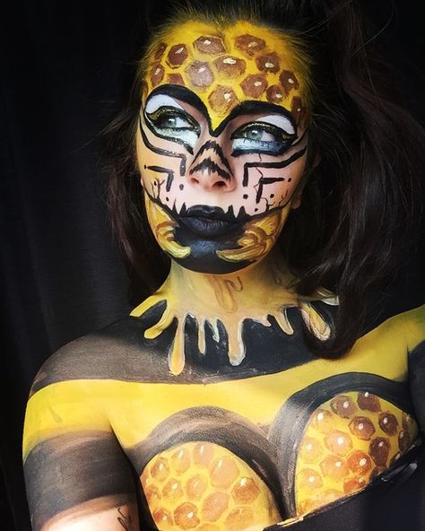 Bee Makeup Face Paint Bee, Bee Makeup Halloween, Bee Makeup, Recipes Using Bananas, Kids Face Paint, Body Painting, Face Paint, Carnival Face Paint, Halloween Face