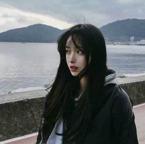 When an instagram model meets an idol. •JJK Instagram Ff •Contains … #fanfictie # Fanfictie # amreading # books # wattpad Girl Black Hair, Long Black Hair, Long Black, Ulzzang, Black Hair, A Woman, Hair, Black