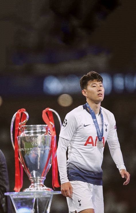 Son Spurs, Tottenham Hotspur Wallpaper, Cristiano Ronaldo And Messi, Tottenham Football, Cristiano Ronaldo Manchester, Tottenham Hotspur Football, Neymar Jr Wallpapers, Neymar Football, Football Players Images