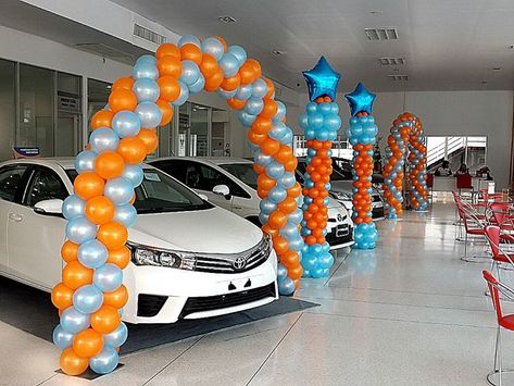 Car Dealership Balloon Decor, Car Dealership Decor, Casino Decor, Bridge Ideas, Balloon Car, Balloon Cars, Gate Decoration, Arch Ideas, Car Dealerships