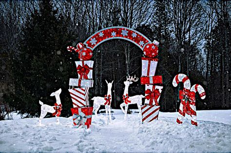 Candy Cane Yard Decor, Candy Cane Outdoor Decorations, Christmas Venue, Christmas Outdoors, Candy Cane Decorations, One Horse Open Sleigh, Christmas Spectacular, Christmas Scenery, Christmas Farm