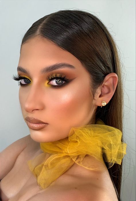 Yellow Outfit Makeup, Makeup With Yellow Dress, Lemon Colour Dress, Green Dress Makeup, Ideas Maquillaje, Mustard Yellow Dress, Yellow Wedding Dress, Makeup Challenge, Yellow Makeup