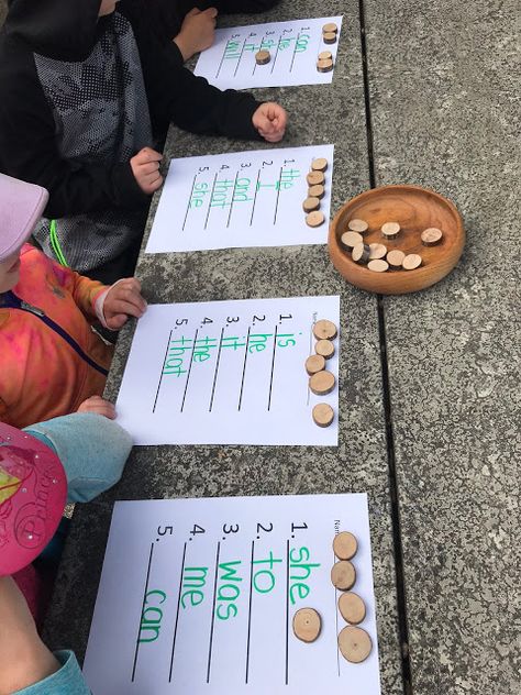 Reggio Literacy Activities, Reggio Kindergarten Classroom, Reggio Literacy, Literacy Outdoors, Curiosity Approach, Reggio Classroom, Phonics Sounds, Sensory Garden, Literacy Programs