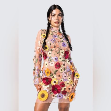 Embrace Your Femininity With This Enchanted Floral Applique Backless Long Sleeve Mini Dress. The Carefully Crafted Floral Appliques Add A Touch Of Ethereal Charm, Accentuating The Beauty Of The Long Sleeves And The Open Back. This Dress Combines Elegance With A Hint Of Sexy Allure, Making It A Versatile Choice For A Variety Of Occasions. Nwot Boutique Dress. Only Worn For Photos. Approx Flat Lay Measurements. Model Is 5’4” And Size 4/6. Overlay Length 34” From Shoulder Seam. Slip 32.5” From Shou Spring Party Dress With Floral Applique, Summer Party Floral Dress With Applique, Summer Party Floral Applique Dress, Summer Party Floral Dress With Floral Applique, Spring Party Floral Dress With Applique, Spring Party Floral Applique Dress, Floral Applique Dress For Summer Garden Party, Summer Floral Applique Dress For Garden Party, Summer Floral Dress With Applique For Garden Party