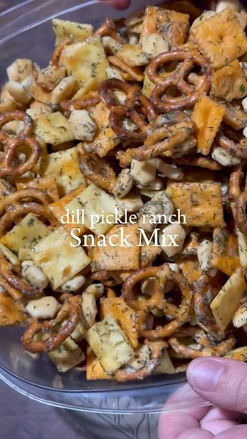 Dill Pickle Ranch Chex Mix Recipes, Dill Pickle Chex Mix Recipe Deli, Dill Ranch Nuts And Bolts Recipe, Dill Pickle Nuts And Bolts, Dill Nuts And Bolts Recipe, Dill Pickle Cheez Its, Dill Oyster Crackers, Dill Crackers, Dill Pickle Chex Mix Recipes