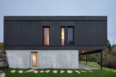 La Barque lake house by ACDF overlooks Quebec countryside Quebec Countryside, Black Cladding, House Cladding, Casa Container, Exterior Cladding, Granny Flat, Bathroom Designs, Facade House, Architecture Firm