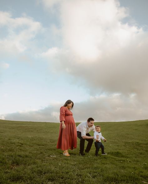 Finding pocket where the wind wasn’t causing havoc during this bubbly families time capturing memories was tricky! However their excited & happy attitudes made these moments more special than the most spectacular location ever could. Remember, your mindset going into a photoshoot can shape not only the experience but the photos themselves. When you bring a positive attitude, the magic follows, no matter the setting. 🤍 [Waikato Photographer - lifestyle, family, maternity, couples, New Zeala... Photographer Lifestyle, Family Maternity, Positive Attitude, Family Time, The Wind, The Magic, Matter, Bring It On, In This Moment