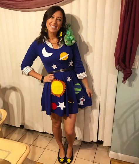 Ms Frizzle Costume, Frizzle Costume, Bus Diy, Ms Frizzle, Magic School Bus, Magic School, Diy Halloween, School Bus, Costume Ideas