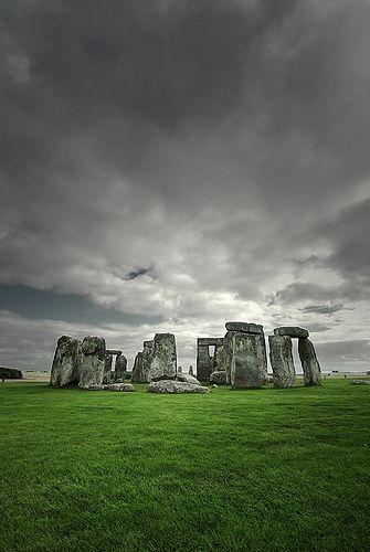 Stonehenge... Why didnt I go there when I was in England??? Oh well, now I'll have to go back so I can see it! Stone Circles, Gloucester, Stonehenge, Machu Picchu, Magical Places, Oh The Places Youll Go, Dream Destinations, Places Around The World, World Heritage Sites