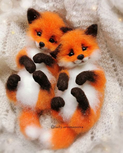 Russian Artist Creates Adorable Mini Felt Animals And Here Are 30 Of The Best Ones | Bored Panda Mini Felt Animals, Wool Toys, Felt Fox, Snowman Family, Heartwarming Photos, Wool Animals, Cute Little Kittens, Felt Ideas, Cute Christmas Gifts