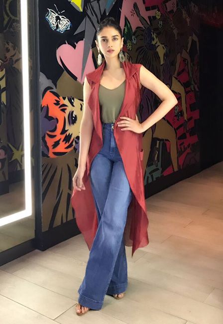 Aditi Rao Hydari Casual, Trench Cape, Aditi Rao Hydari, Aditi Rao, Fashion Design Patterns, Desi Fashion Casual, Red Carpet Look, Everyday Fashion Outfits, Boutique Dress Designs