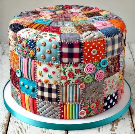 Patchwork Cake, Sewing Machine Cake, Quilted Cake, Fondant Cake Tutorial, Christmas Pastries, Cupcake Cake Designs, Decorated Cakes, Take The Cake, Cake Designs Birthday