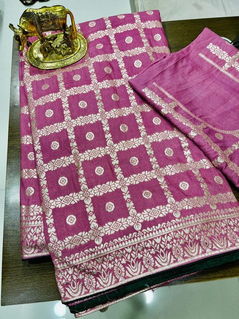 *🥰 Trending Super Hit Designed Viscose Jari Saree which Give more elegant 😍 look in Saree and Attractive Heavy Viscose Running Blouse......!!!🥰* *Catalog : Avatar* 😍FABRIC :~ Pure Viscose Dola Silk with 🥰Beautiful Viscose Jari Designer Saree with Piping Border Saree 😘BLOUSE :~ Heavy Viscose Jari Blouse 🎨 Colours :~ 6 Pcs *Wow Rate :~ 1150😱* *🙏🤗BEWARE OF LOW QUALITY COPIED PRODUCTS🙏* Jari Saree, Wedding Saree Collection, Bridal Jewellery Design, Border Saree, Mom Art, Wedding Saree, Designer Saree, Bridal Jewellery, Viscose Fabric