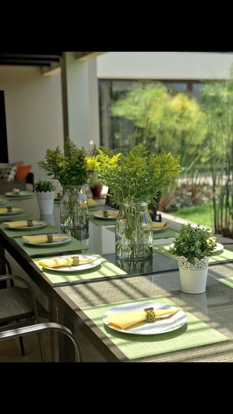 Sunday family table decor #idea #ikea #decor #lunch #green #style #yellow #tabledecor #sunday Family Table Decor, Lunch Table, Ikea Decor, Sunday Lunch, Family Table, Green Style, Entertaining Ideas, Passover, Decor Idea