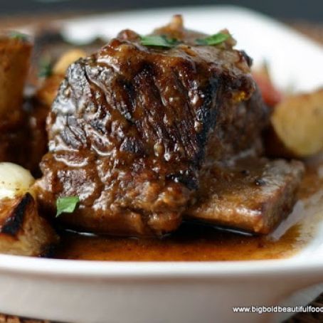 Pioneer Woman's Braised Short Ribs Recipe Short Ribs Crock Pot, Ribs Crock Pot, Argentinian Empanadas, Cajun Remoulade, Braised Short Ribs Recipe, Cured Salmon, Empanada Recipe, Beef Short Rib Recipes, Short Ribs Recipe