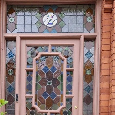 periodhomesofinsta on Instagram: "Just popping on to share this shot from @mybestplace_no.2 which ticks all my dream door boxes! I love the beautiful door colour, stained glass and tiled path. 😍 Photo chosen by Rebecca @love_this_old_house #kerbappeal #frontdoordecor #frontdoor #entrance #pinkdoor #barbiecore #periodhomesofinsta #periodproperty" Pink Stained Glass Front Door, Door With Stained Glass Panel, Front Door Stained Glass Window, Colourful Front Doors, Stain Glass Front Door, Stain Glass Doors, Stained Glass Porch, Fromt Doors, Stained Glass Front Door