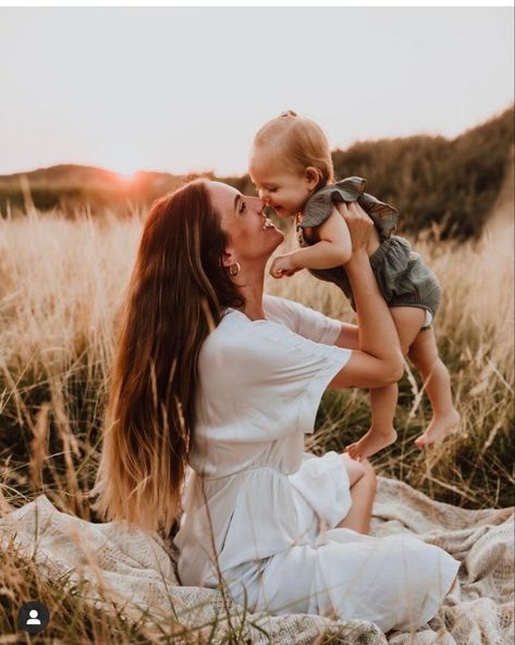 Mother And One Year Old Daughter Photoshoot, Country Mommy And Me Photo Shoot, Family Photos In A Creek, Infant Family Pictures Posing Ideas, Family Of 3 Photoshoot Summer, Mommy And Me Photo Shoot 3 Month Old, Mum And Bub Photoshoot, Mommy And Me Photo Shoot Ideas, Golden Hour Mother Daughter Photos