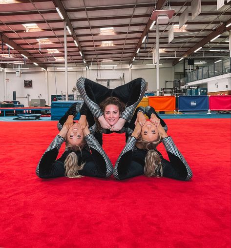 Anna Mcnulty Splits, Sofie Dossi Flexibility, Sofie Dossie, Acro Partner Tricks Dance, The Rybka Twins, Gymnastics Katelyn Ohashi, Sofie Dossi Contortion, Rybka Twins, Anna Mcnulty