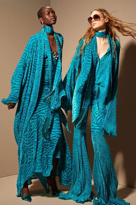 Roberto Cavalli Resort 2024 Blue Outfits, Fashion Trend Forecast, Resort 2024, Spring Fashion Trends, Print Trends, Trend Forecasting, 2024 Fashion, Stage Outfits, Roberto Cavalli