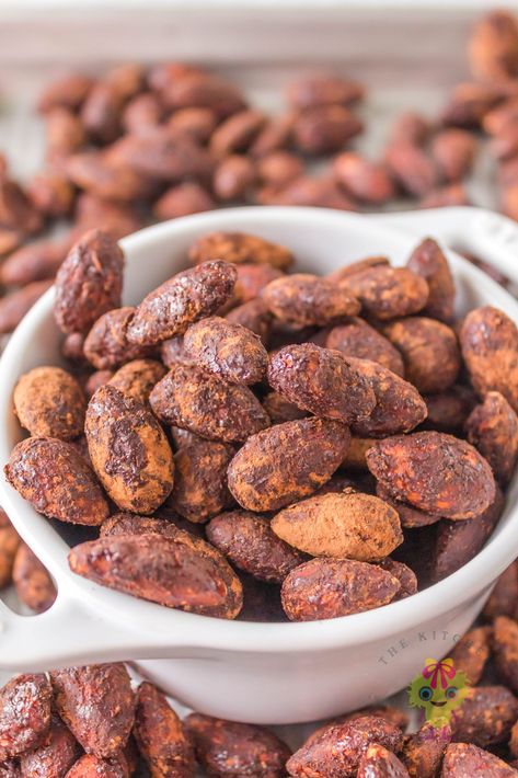 Roasted Almonds Recipe, Air Fryer Recipes Keto, Roasted Cashews, Easy Air Fryer, Roasted Nuts, Raw Almonds, Air Fryer Recipes Easy, Roasted Almonds, Chocolate Almonds