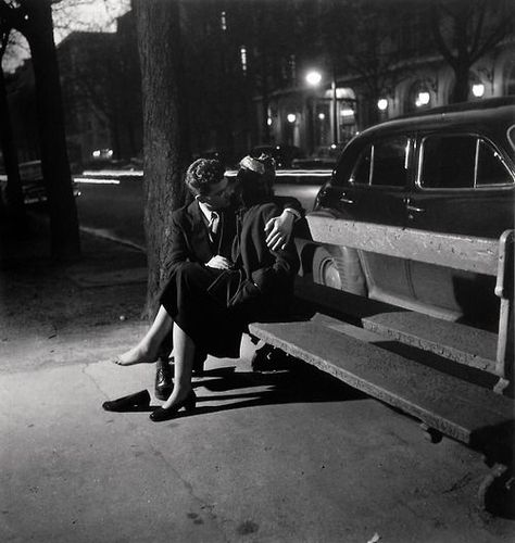 Lines 7. Robert Doisneau Janet Gaynor, Postal Vintage, Robert Doisneau, Vintage Romance, French Photographers, Vintage Paris, Paris Street, Bw Photo, Photojournalism