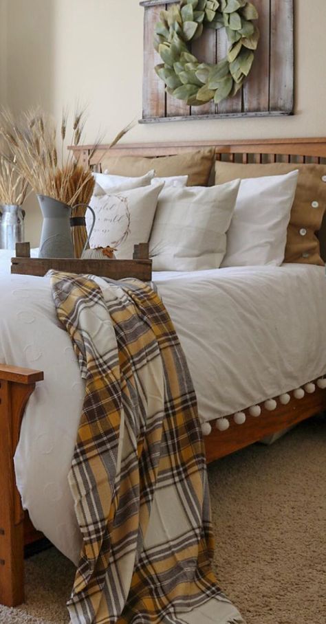 Fall Bedroom Decor, Cozy Fall Bedroom, Interior Design Rustic, Fall Bedroom, Farmhouse Fall Decor, Minimalist Wall Decor, Diy Farmhouse Decor, Decoration Inspiration, Rustic Living Room