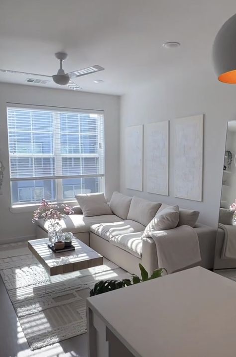 White Apartment Aesthetic Living Room, One Bedroom Apartment Living Room, Condo Ideas Decor, Minimalist Apartment Nyc, All White Apartment, White Clean Apartment Aesthetic, White Appartement Aesthetic, Cute Apartment Ideas Living Room, Nyc Apartment Living Room