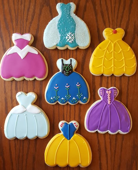 Elsa Dress Cookies Decorated, Disney Princess Cookies Royal Icing, Disney Princess Dress Cookies, Decorated Star Cookies, Princess Decorated Cookies, Disney Princess Cookies Decorated, Aurora Cookies, Sleeping Beauty Cookies, Princess Cookies Decorated