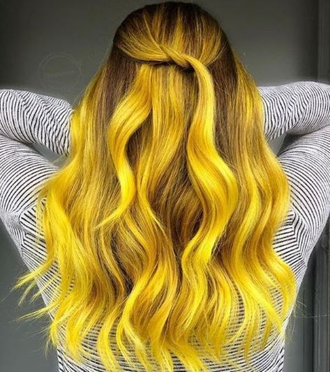 Yellow Hair Color, Long Hair Highlights, Light Pink Hair, Creative Hair, Gorgeous Hair Color, Dye Colors, Ombré Hair, Hair Color For Women, Winter Hair Color