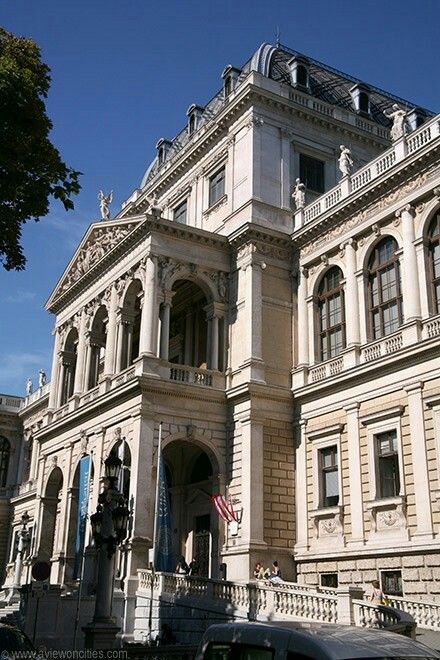 Vienna Pictures, University Of Vienna, French Exterior, Castle Mansion, Neoclassical Architecture, Heart Of Europe, Austria Travel, Gorgeous Scenery, Classical Architecture