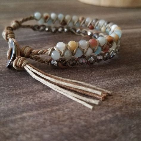 Triple Strand Bracelet, Semiprecious Stone Bracelet, Braided Bracelets With Beads, Bohemian Jewelry Diy, Macrame Beading, Cord Bracelet Diy, Bracelet Weaving, Yarn Jewelry, Stretch Beaded Bracelets Diy