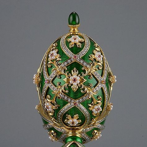 Faberge Eggs – Some Fabulous And Fantastic Facts About Them - Bored Art Beads On Clothes, Egg Artwork, Egg Artistry, Bored Art, Egg Shell Art, Faberge Jewelry, Faberge Egg, Antique Vanity, Faberge Eggs