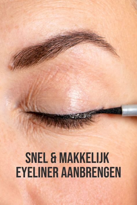 Makkelijk eyeliner aanbrengen Handy Woman, Skater Boys, Beauty Body, Makeup Tips, Beauty Health, Eyeliner, Pen, Make Up, Health