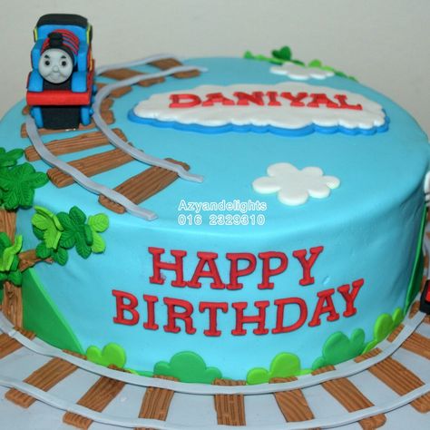 Thomas And Friends Cake, Thomas Birthday Cakes, Cakes Gone Wrong, Thomas Cake, Thomas Train Cake, Thomas Cakes, Twin Birthday Cakes, Twins Cake, Thomas Birthday