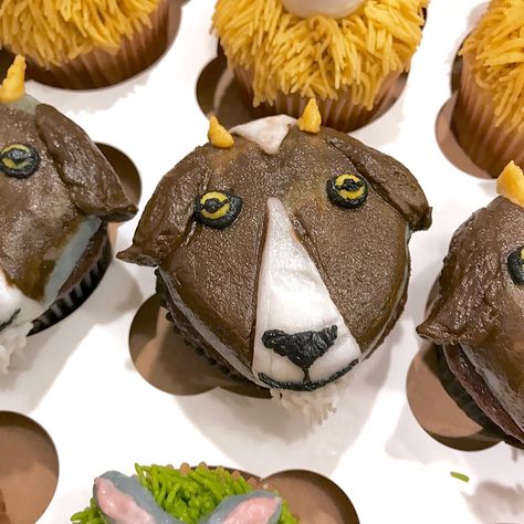 Goat Cupcakes Ideas, Goat Party Ideas, Goat Cupcakes, Goat Cake Ideas, Fair Cupcakes, Farm Desserts, Goat Crafts, Goat Party, Goat Birthday