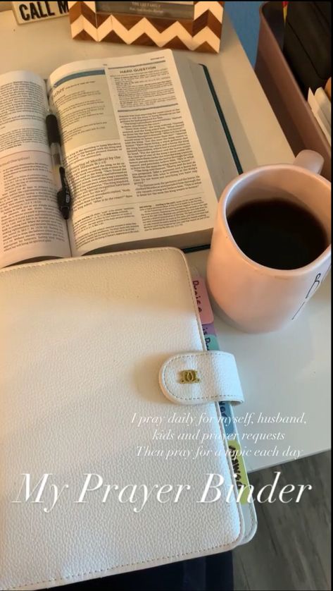 Christian Morning Routine, Bible Aesthetics, Morning Bible Study, Prayer Routine, College Vibes, Jesus Coffee, Prayer Time, Bible Stuff, Bible Time