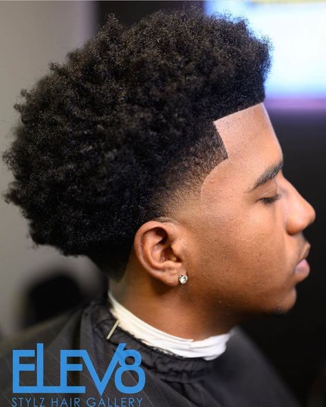 Sponge Curls, Haircut Female, Afro Hair Fade, Afro Fade Haircut, Temp Fade Haircut, Taper Fade Short Hair, Hair Sponge, Taper Fade Curly Hair, Afro Hairstyles Men